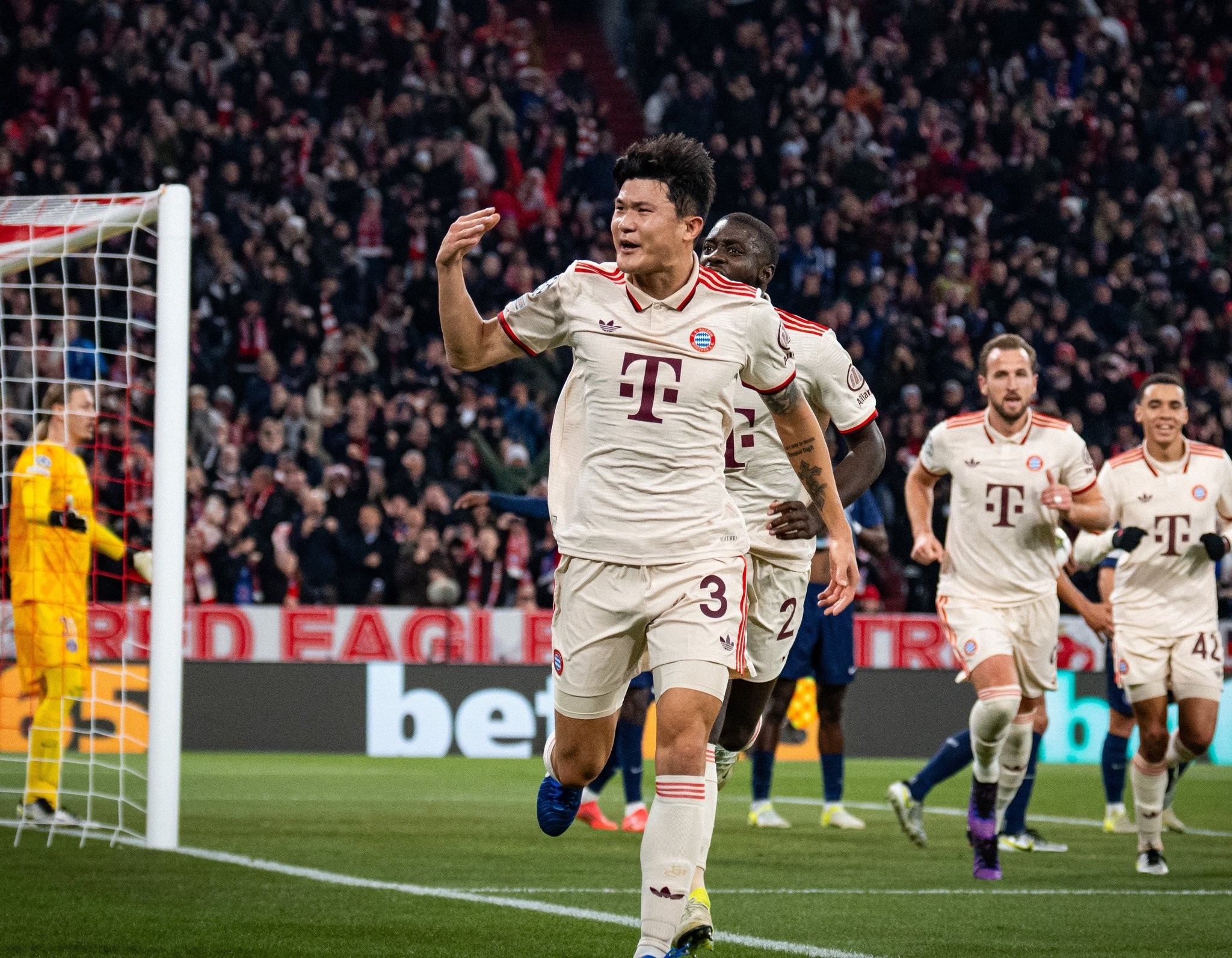 关于巴黎圣日耳曼头球破门+点球绝杀，那不勒斯遭遇联赛三连败的信息