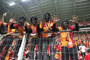 夏季联赛战况：费内巴切防线稳固，巴塞罗那进攻受阻，詹姆斯成最佳